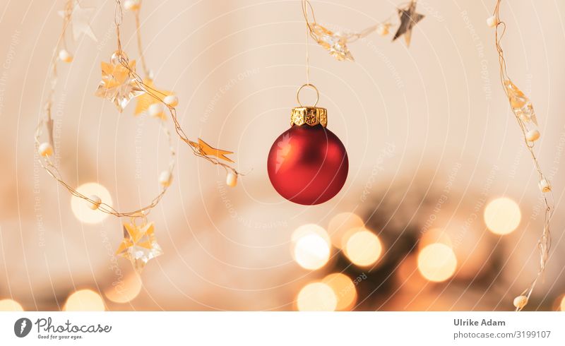 Rote Weihnachtskugel mit Lichterkette Design Postkarte Feste & Feiern Weihnachten & Advent Dekoration & Verzierung Kitsch Krimskrams Kugel Stern (Symbol)