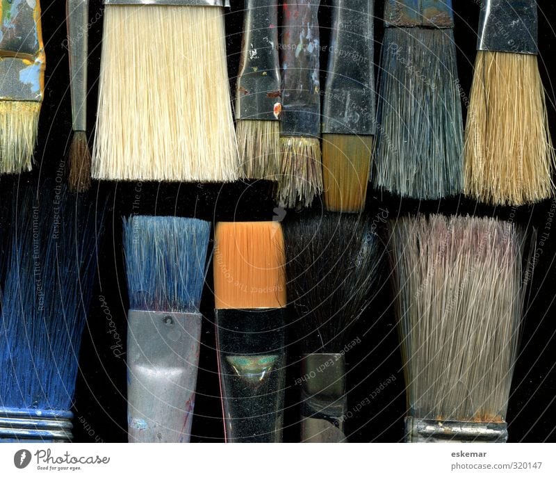 Pinsel Kunst Kultur Malerei malen Atelier Künstlerwerkstatt Malpinsel Borstenpinsel ästhetisch authentisch nah viele schwarz Design Idee einzigartig Kreativität