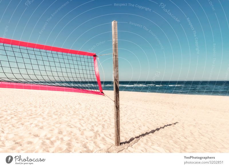 Sommerliche Strandlandschaft mit Volleyballnetz an der Nordsee auf Sylt Freude Erholung Ferien & Urlaub & Reisen Tourismus Abenteuer Sommerurlaub Meer Insel
