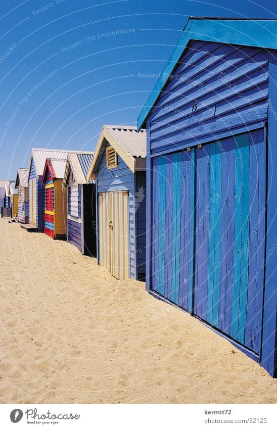Strandhütten Ferien & Urlaub & Reisen Australien mehrfarbig Holzhütte Sonne Sand Blauer Himmel streichen