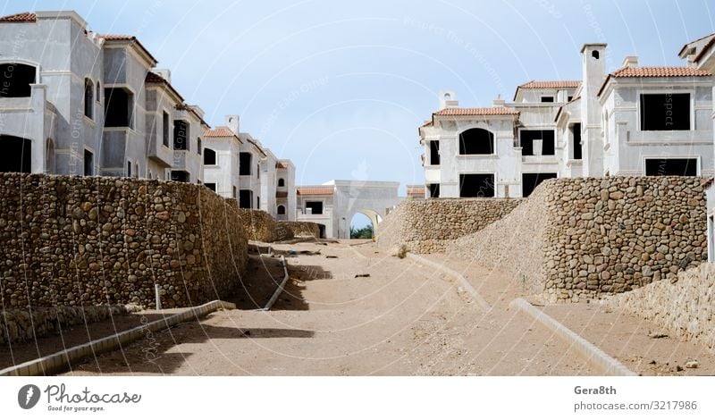 leere Straßen und verlassene Häuser in Sharm El Sheikh Ägypten Haus Gebäude Dach Stein Einsamkeit Verlassen verlassene Stadt leere Stadt urban Wände Fenster