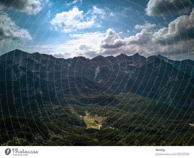 Julische Alpen vom Berg Vogel im Triglav Nationalpark, Slowenien Tourismus Ausflug Expedition Berge u. Gebirge wandern Himmel Wolken Sonne Schönes Wetter Wald