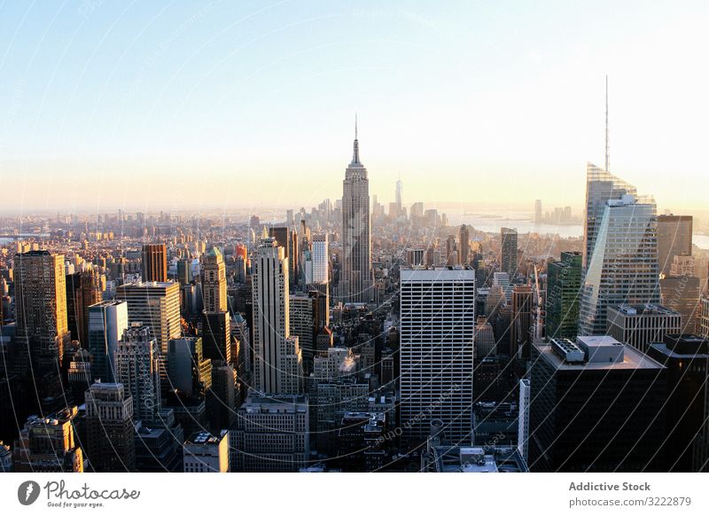 Stadtzentrum von New York City Stadtbild Hochhaus reisen Skyline New York State Großstadt Megapolis abgelegen USA Sonnenuntergang Dämmerung Architektur