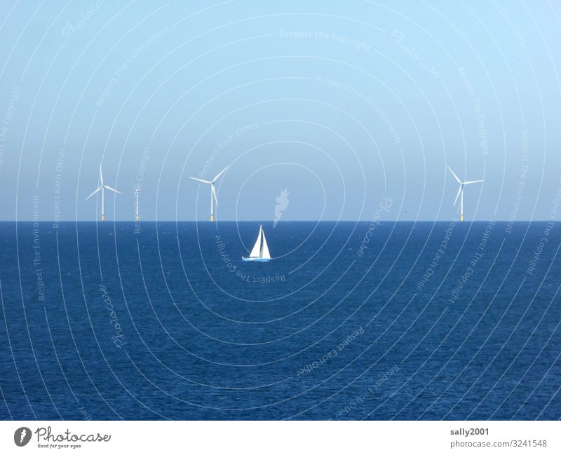 Die Kraft des Windes... Energiewirtschaft Erneuerbare Energie Windkraftanlage Schönes Wetter Nordsee Meer Schifffahrt Segelschiff drehen Erholung elegant