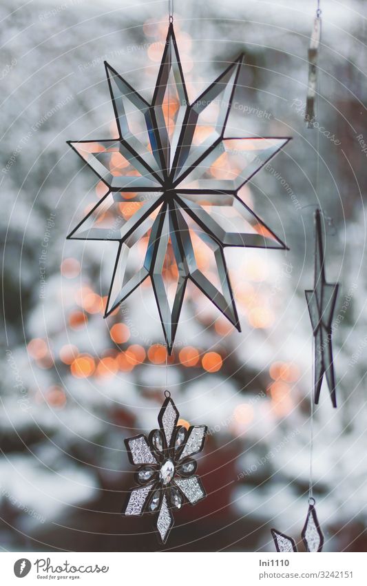 Sterne aus Glas blau gelb grau schwarz weiß Stern (Symbol) geschliffen Reflexion & Spiegelung Weihnachten & Advent Lichtpunkt Schneelandschaft hängen Fenster