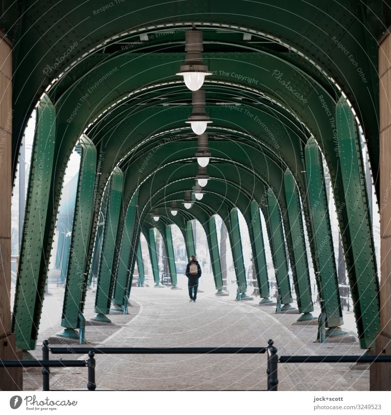 Ablauf Zwischen Saulen Ein Lizenzfreies Stock Foto Von Photocase