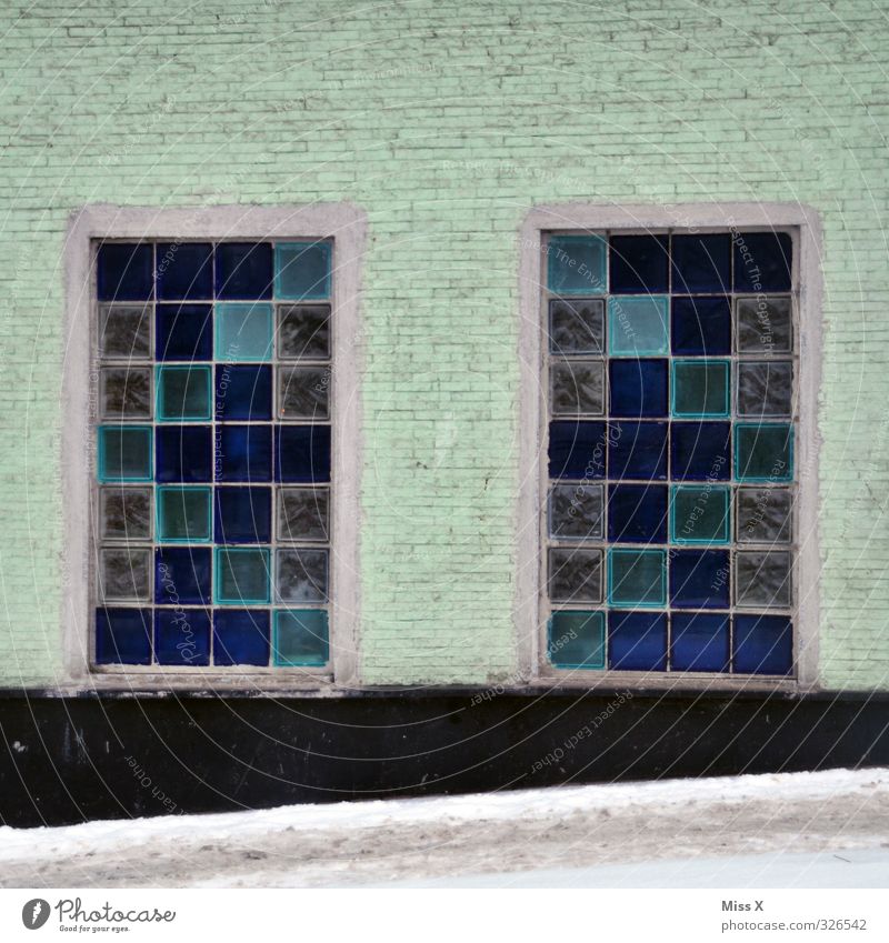 Fenster V Häusliches Leben Wohnung blau Glasbaustein Fensterscheibe Farbfoto Außenaufnahme Muster Menschenleer