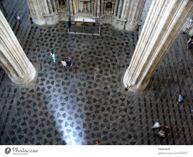 in der Kathedrale Gebäude Gotik Mensch Licht Mosaik Bodenbelag Zaun Religion & Glaube Spanien Gotteshäuser Perspektive Spalte Skulpture Architektur