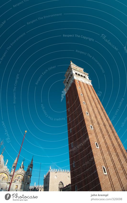 die längste praline der welt Wolkenloser Himmel Venedig Italien Hafenstadt Stadtzentrum Altstadt Haus Palast Turm Bauwerk Architektur Sehenswürdigkeit