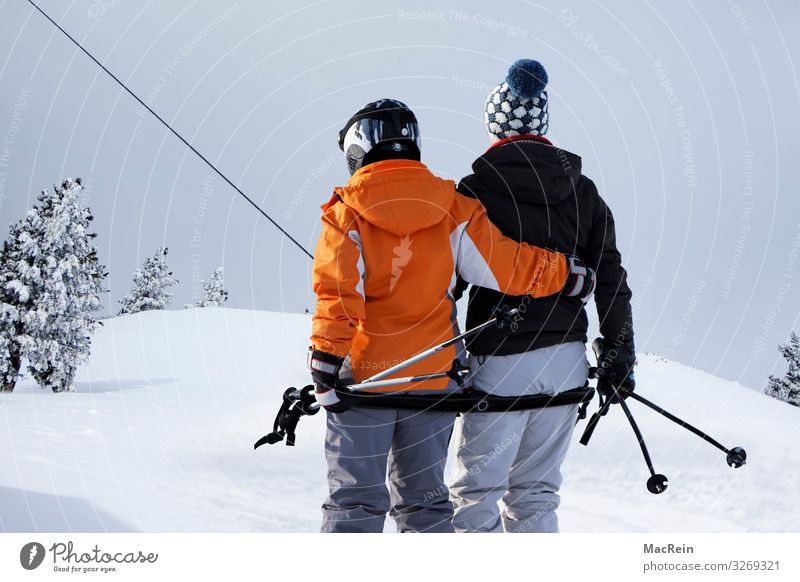 Schlepplift Ferien & Urlaub & Reisen Winter Schnee Berge u. Gebirge Wintersport Skifahren Frau Erwachsene Mann Alpen Handschuhe Geschwindigkeit blau 20-30 Jahre
