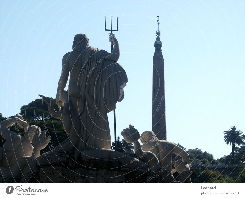 Neptun Denkmal Statue Skulptur historisch Bildhauerei Mythologie Kunst Rom Italien Handwerk Stein mann gott fountain sculpture