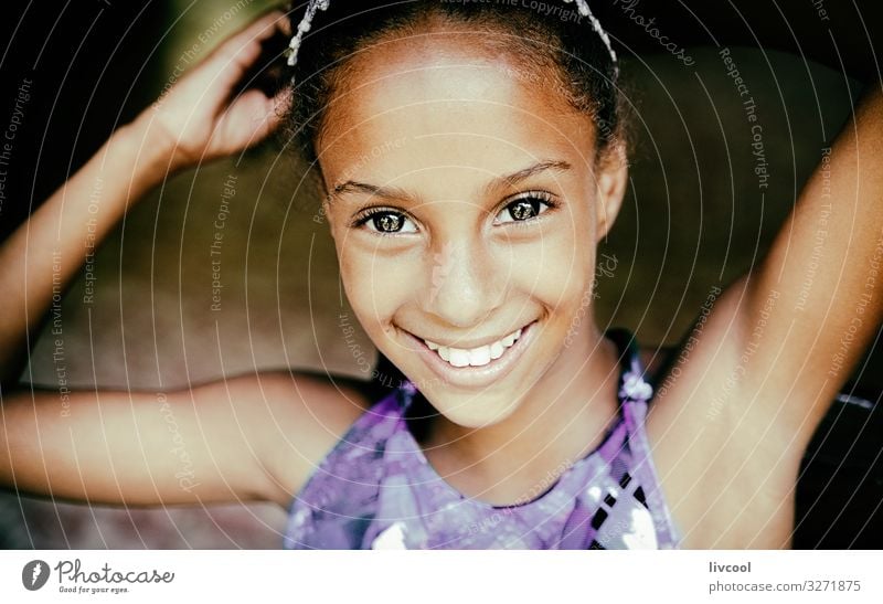 schönes und nettes kubanisches Mädchen II Lifestyle Stil Leben Spielen Ferien & Urlaub & Reisen Ausflug Insel Kind Mensch feminin Junge Frau Jugendliche