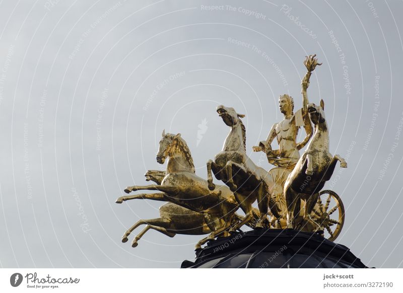 1900 goldene Vergangenheit Skulptur Barock Wolkenloser Himmel Bayreuth Figur Viergespann elegant glänzend historisch grau Erfolg Macht ästhetisch Kitsch