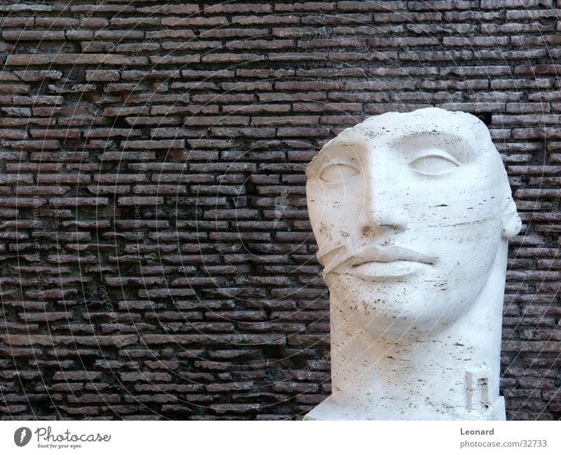 Skulptur 3 historisch Gebäude Kunst Bildhauerei Mann Gesicht Rom Ausstellung Statue Mensch Handwerk Schädel Stein sculpture head face man marble brick Mauer