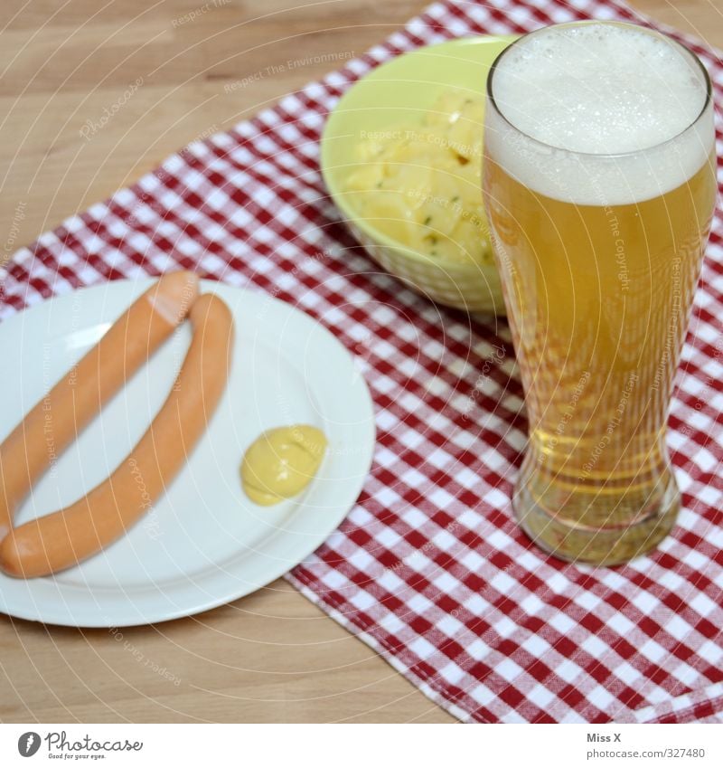 Bayern Lebensmittel Wurstwaren Ernährung Abendessen Getränk Alkohol Bier Geschirr Glas Feste & Feiern Oktoberfest lecker Laster Völlerei gefräßig bayerisch