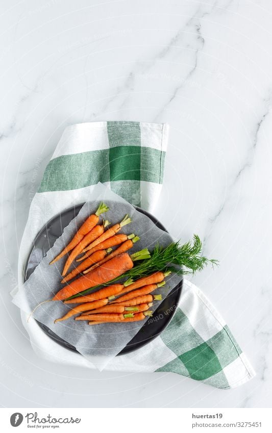 Leckere geröstete Karotten von oben Lebensmittel Gemüse Kräuter & Gewürze Mittagessen Abendessen Vegetarische Ernährung Diät Gesunde Ernährung frisch lecker
