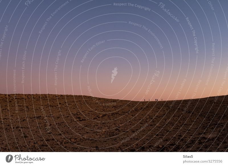 Negev 03 Mensch Israel Umwelt Natur Landschaft Urelemente Erde Sand Himmel Sonnenaufgang Sonnenuntergang Schönes Wetter Dürre Hügel Wüste wandern blau braun