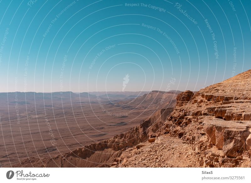 Negev 01 Israel Natur Landschaft Urelemente Erde Sand Himmel Wolkenloser Himmel Schönes Wetter Hügel Felsen Schlucht Wüste Wärme blau braun Farbfoto