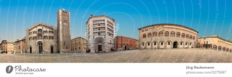 Parma, Piazza del Duomo mit Kathedrale und Baptisterium Ferien & Urlaub & Reisen Tourismus Stadt Kirche Gebäude Architektur Fassade Denkmal historisch