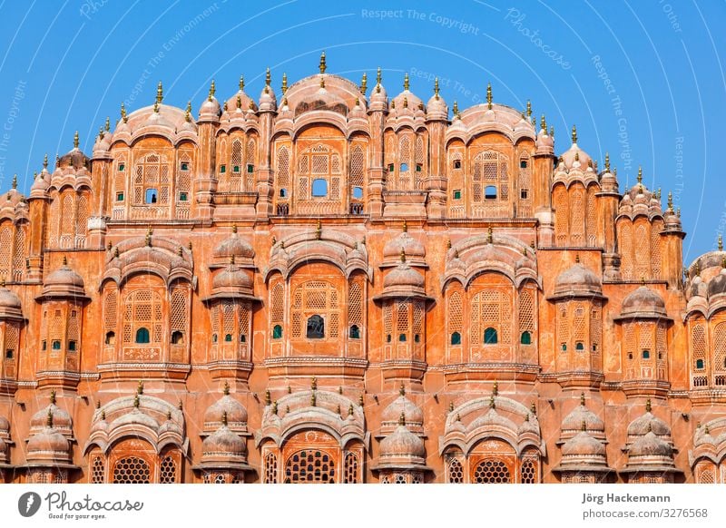 Hawa Mahal, der Palast der Winde in Jaipur, Rajasthan, Indien. Ferien & Urlaub & Reisen Tourismus Kunst Landschaft Gebäude Architektur Fassade Stein alt rosa