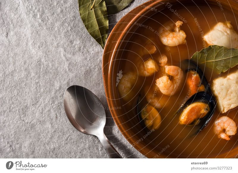 französische Bouillabaisse-Suppe kochen & garen Fisch Französisch Franzosen Meeresfrüchte Lebensmittel Gesunde Ernährung Foodfotografie Garnelen Garnelenspiesse
