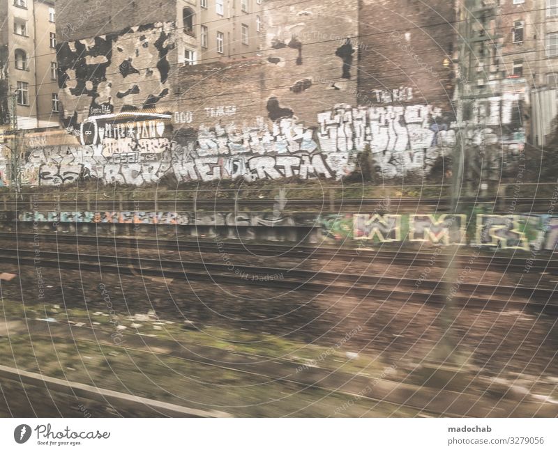 BRLN Grafitti berlin urban trist dreckig streetart mauer Fassade Graffiti Jugendkultur Stadt Schmiererei Kreativität Subkultur trashig Menschenleer Typographie