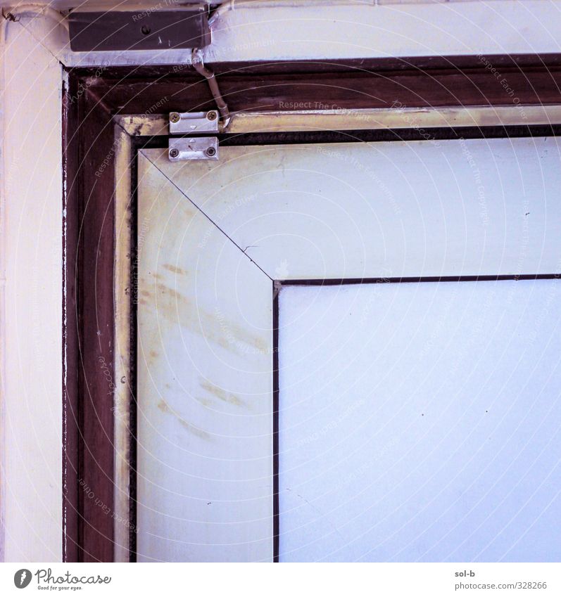 Würfel Häusliches Leben Haus Hausbau Architektur Tür dreckig weiß Sicherheit Schutz Alarmanlage Sensor Linie Quadrat heimwärts Eingangstür Ecke Türrahmen