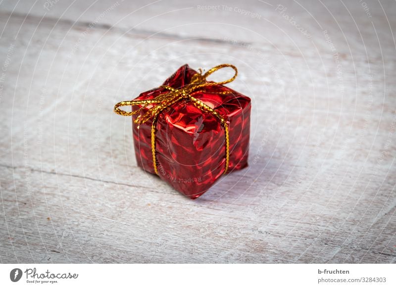 Überraschung Feste & Feiern Weihnachten & Advent Silvester u. Neujahr Verpackung Paket Dekoration & Verzierung Kitsch Krimskrams Zeichen wählen rot