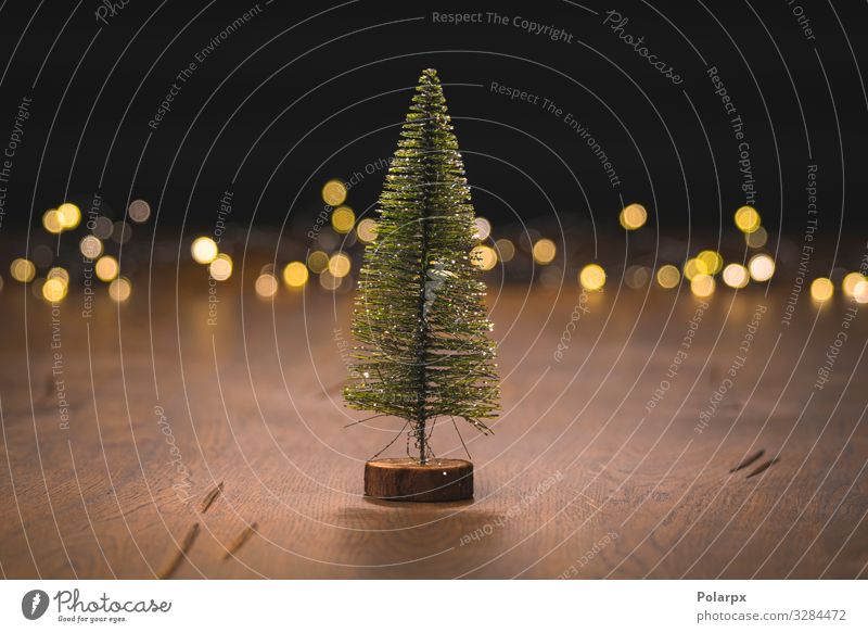 Weihnachtsbaumschmuck auf einer Holzoberfläche Design Glück Winter Dekoration & Verzierung Tisch Feste & Feiern Weihnachten & Advent Handwerk Baum Ornament