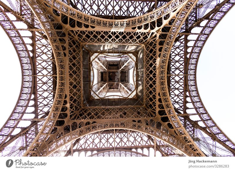 abstrakte Ansicht von Details des Eiffelturms , Paris, Frankreich Ferien & Urlaub & Reisen Tourismus Kunst Kultur Himmel Platz Architektur Denkmal Metall