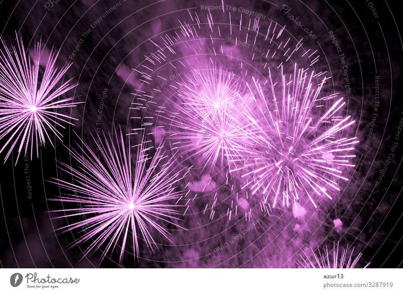Luxury fireworks event sky show with pink big bang stars Lifestyle Nachtleben Entertainment Party Veranstaltung Feste & Feiern Silvester u. Neujahr Jahrmarkt