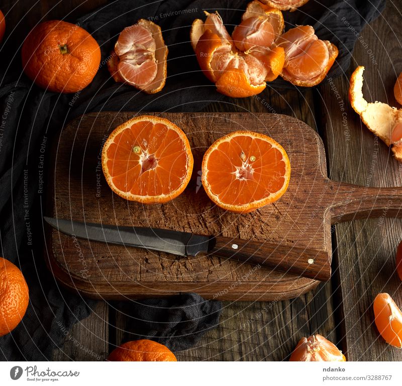 reife runde Mandarinen Frucht Ernährung Vegetarische Ernährung Saft Tisch Natur Holz frisch lecker natürlich saftig Gesundheit orange roh geschmackvoll Snack