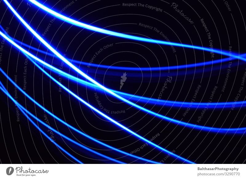 Lichtstreifen (blau) Design harmonisch ästhetisch dunkel elegant Energie Bewegung leuchten Streifen künstlich schwarz Lichtmalerei leuchtende Farben