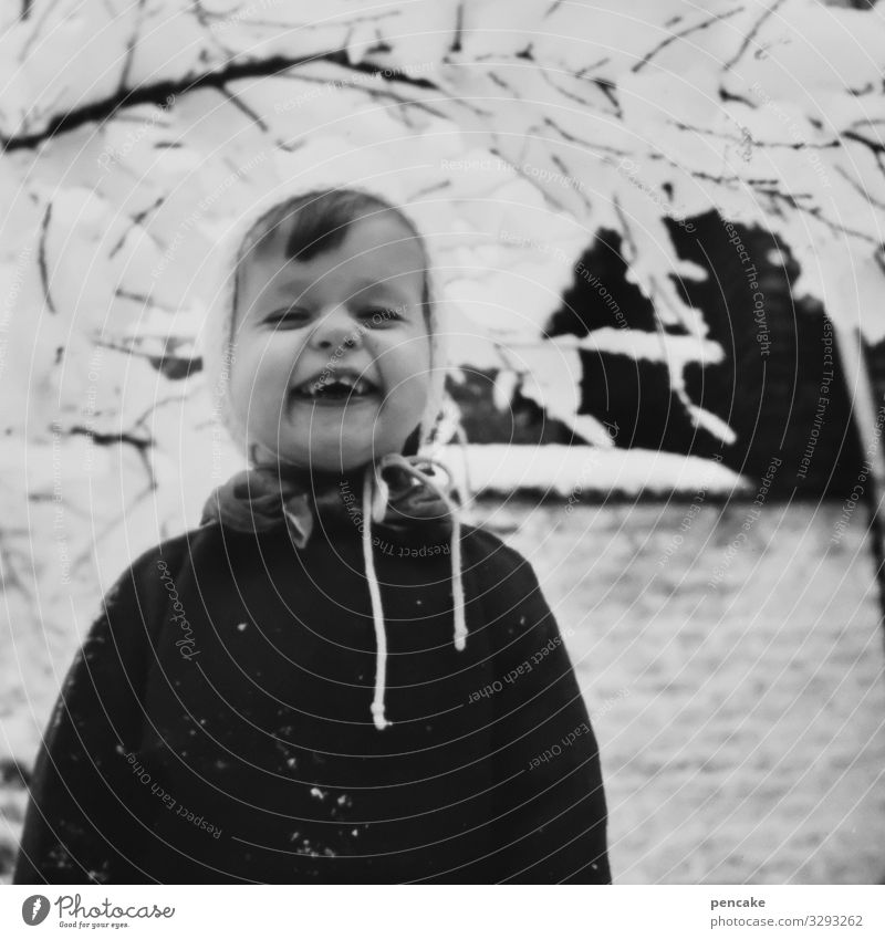 ein fall für | den kieferorthopäden Mensch Kind Mädchen Kindheit Gesicht Natur Urelemente Winter Eis Frost Schnee Garten lachen Gefühle Freude Fröhlichkeit