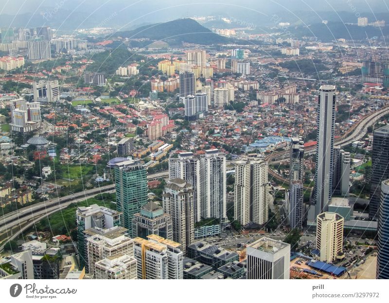 Kuala Lumpur City Centre Stadt Stadtzentrum Hochhaus Bauwerk Gebäude Architektur Straße hoch oben stadtzentrum von kuala lumpur Malaysia erhöhter blickwinkel