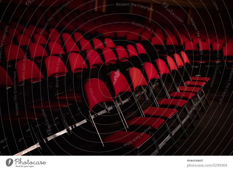 Stühle Stuhl location Veranstaltung eventfotografie rot Sitzgelegenheit Reihe Sitzreihe Menschenleer Show Präsentation erste Saal