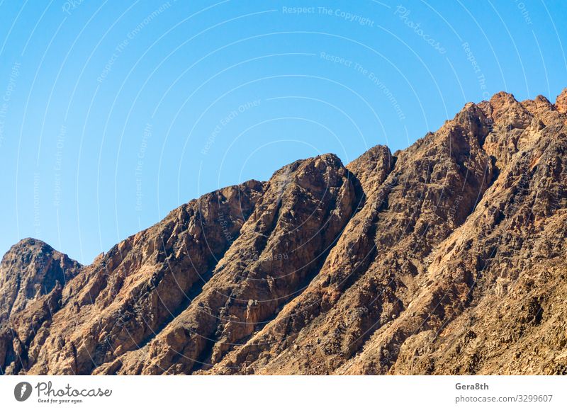 Gipfel hoher felsiger Berge vor blauem Himmel in Ägypten Ferien & Urlaub & Reisen Sommer Berge u. Gebirge Natur Landschaft Felsen Hintergrund Höhe Hochgebirge