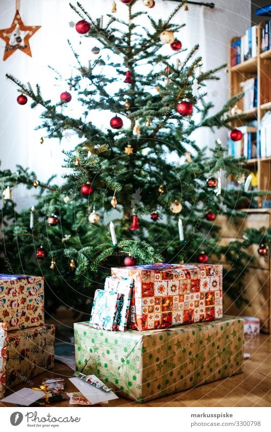 Weihnachtsbaum Mit Geschenken Ein Lizenzfreies Stock Foto Von Photocase