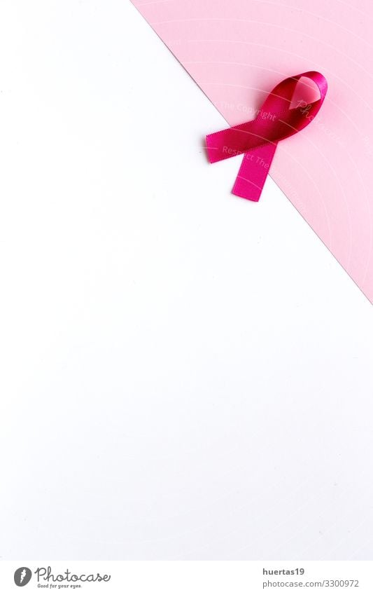 Rosa Farbband auf farbigem Hintergrund. Krebs Lifestyle Gesundheit Gesundheitswesen Behandlung Krankheit Medikament Frau Erwachsene Frauenbrust Schnur rosa weiß