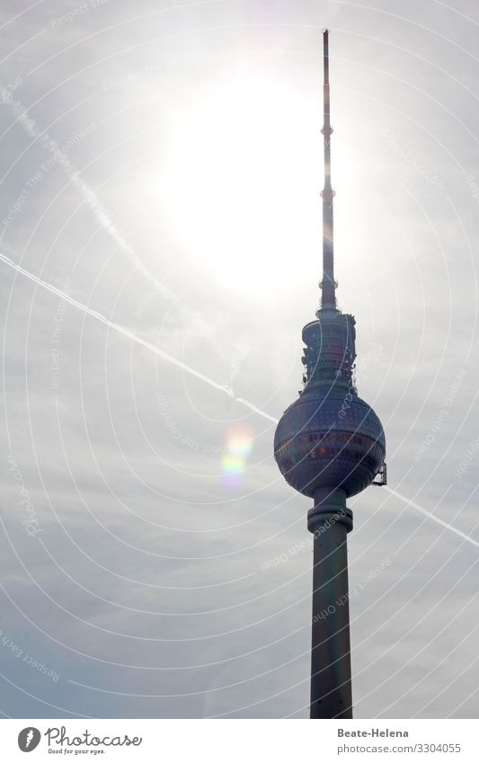 Hoch 3 hoch Fernsehturm Berlin Wahrzeichen Himmel Berliner Fernsehturm