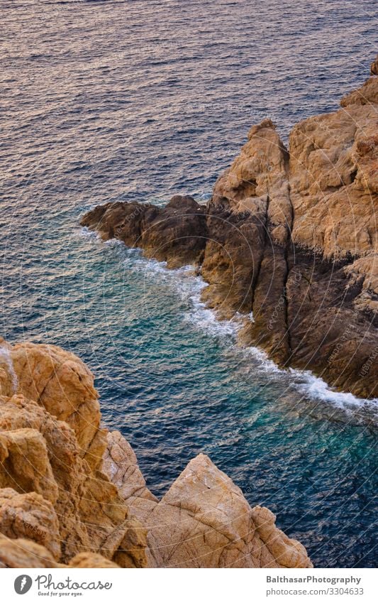 Felsige Küste (Mittelmeer) Ferien & Urlaub & Reisen Tourismus Sommer Sommerurlaub Meer Insel Wellen Umwelt Natur Urelemente Wasser Schönes Wetter Wärme Felsen