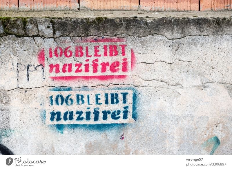 106 bleibt nazifrei Magdeburg Mauer Wand Stein Schriftzeichen Ziffern & Zahlen Graffiti eckig rebellisch Stadt mehrfarbig Mut Wachsamkeit Ausdauer standhaft