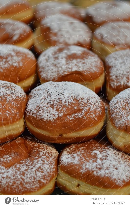 hier riechts doch nach... | Berlinern bzw. Pfannkuchen Krapfen Faschingsparty Faschingskrapfen essen Bäckerei süß Süßspeise Gebäck gebacken frittiert lecker