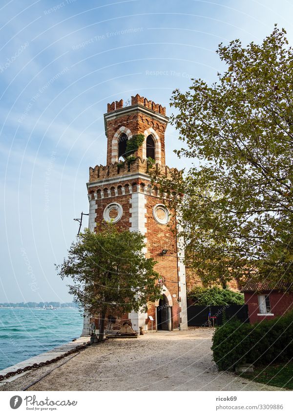 Historischer Turm in der Altstadt von Venedig in Italien Erholung Ferien & Urlaub & Reisen Tourismus Wasser Wolken Stadt Gebäude Architektur Fassade