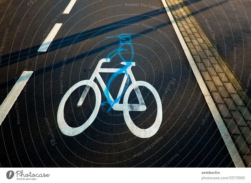 Fahrradweg Asphalt Fahrbahnmarkierung Fahrradfahren Fahrradtour Hinweis Grafik u. Illustration Linie Mann Schilder & Markierungen Mensch Navigation Orientierung