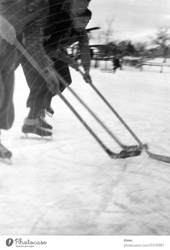 Puckjäger Sport Fitness Sport-Training Wintersport Eishockey Sportstätten maskulin Mann Erwachsene 3 Mensch Horizont Frost See laufen Spielen Begeisterung Kraft