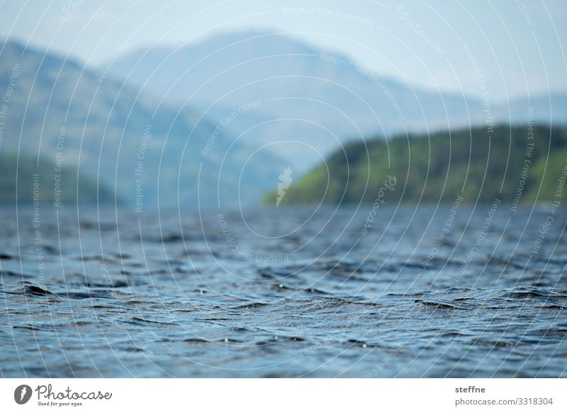 Loch Lomond Landschaft Schönes Wetter Berge u. Gebirge Gipfel Wellen Küste Seeufer Bucht Fjord blau Schottland Highlands Wasseroberfläche Sehvermögen