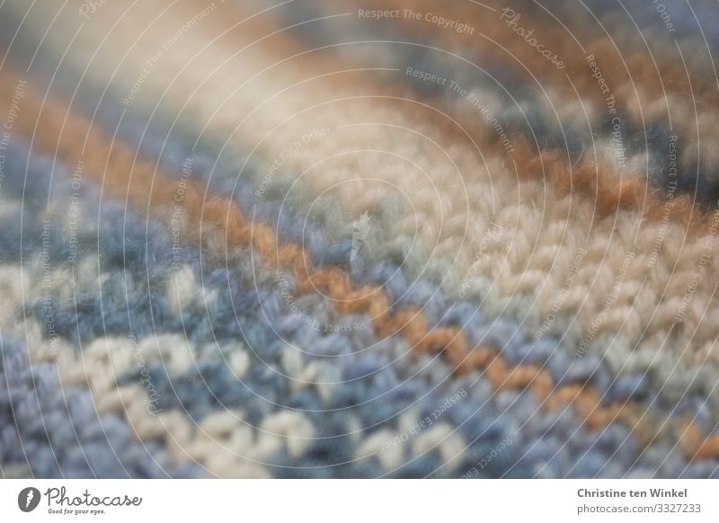 Strickmuster Wollsocke Stricksocke Wolle authentisch Freundlichkeit Fröhlichkeit trendy einzigartig nah natürlich schön Wärme weich blau braun weiß Gefühle