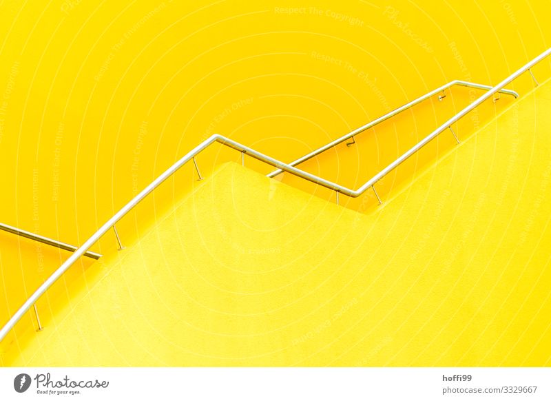 gelbes Treppenhaus Gebäude Mauer Wand Geländer Treppengeländer Linie ästhetisch einfach hell modern Stadt silber Design Fortschritt Genauigkeit Zufriedenheit