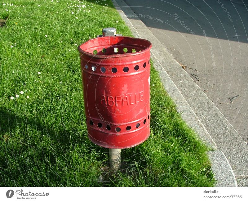 mülleimer Müll Eimer rot - ein lizenzfreies Stock Foto von Photocase